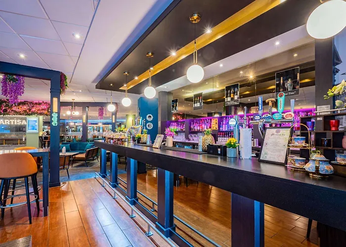 Novotel London West